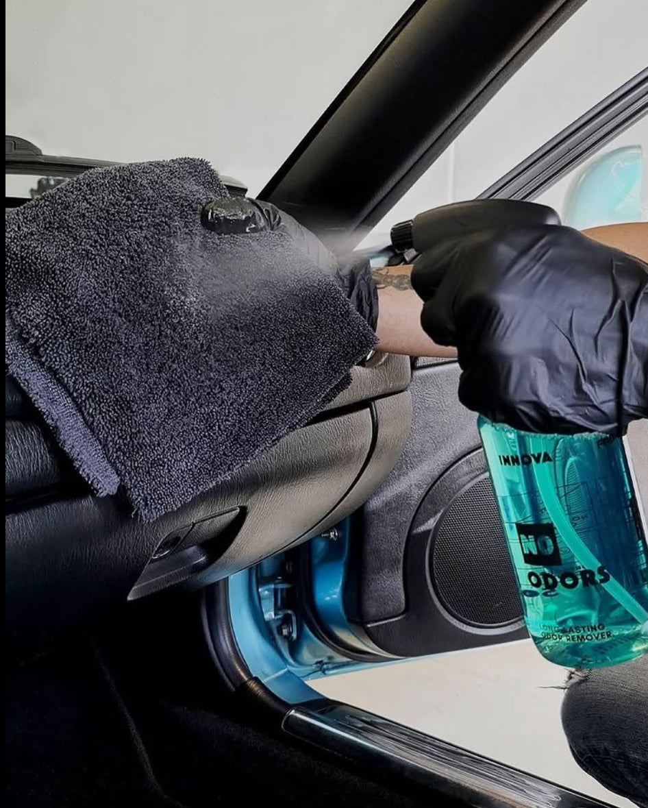 Effektive Entfernung von Zigarettengeruch im Auto mit N0 Odors von Innovacar