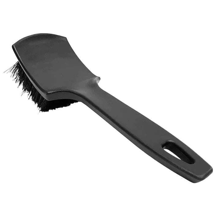 Innovacar Tire Brush mit gebogener Spitze und robusten Borsten für effiziente Reifen- und Kunststoffreinigung
